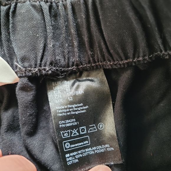 H&M Black Paperbag Cuffed Thigh High Waisted Shorts Size Women's 12 - Picture 9 of 9